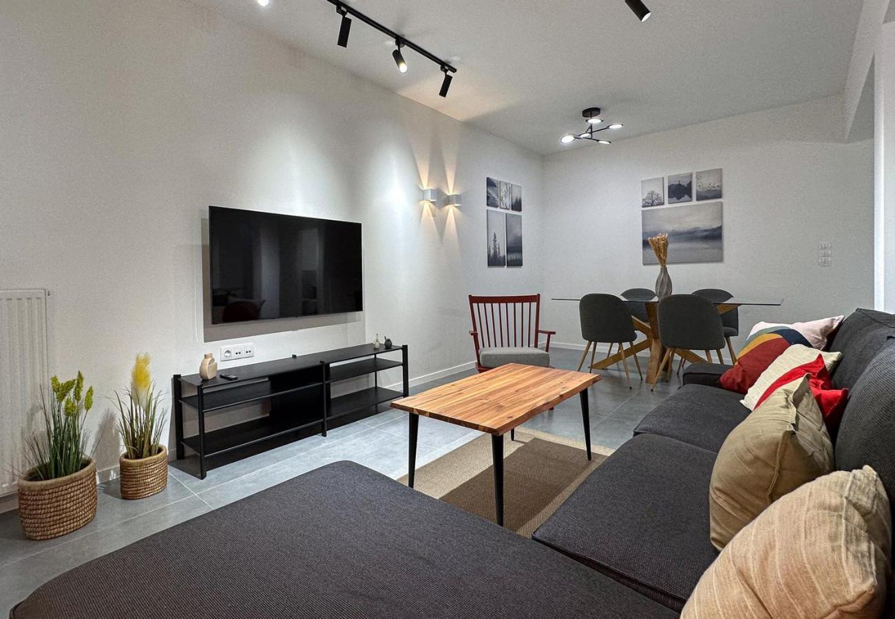 Apartment Liv - Modern Comfort Oasis In Pagrati Athens